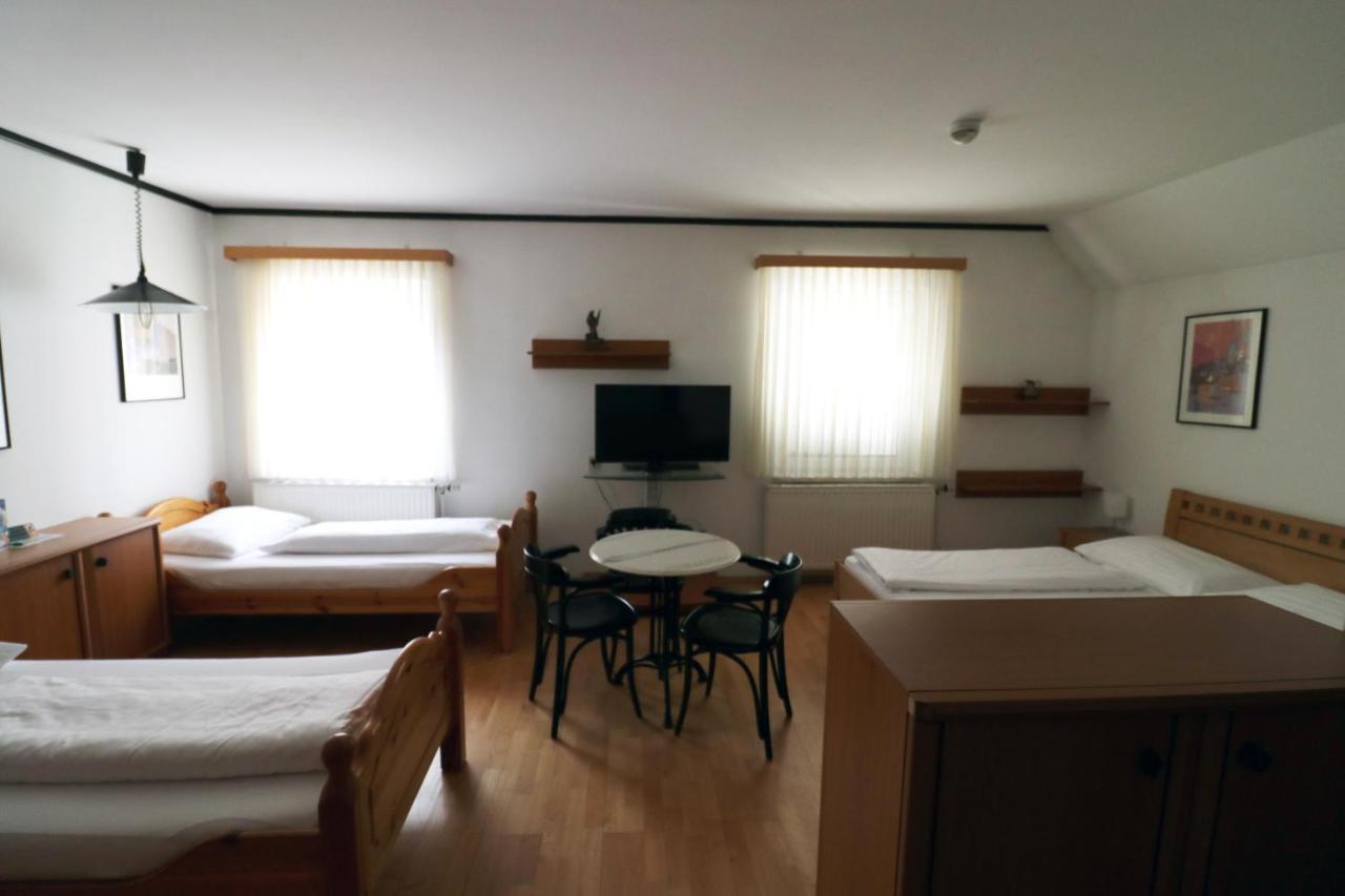 Schlafgut Hotel Sankt Poelten Kültér fotó